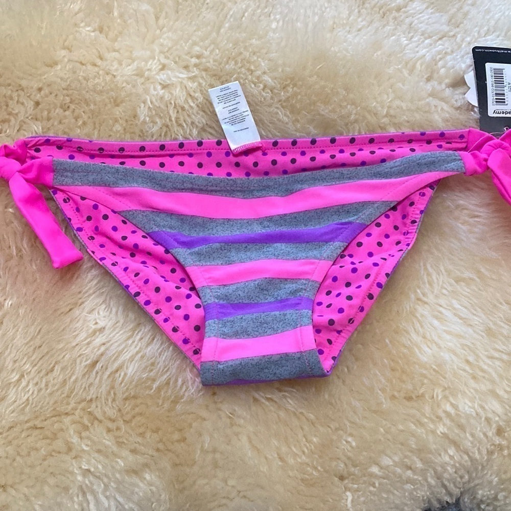 Bikini bottoms size m reversible